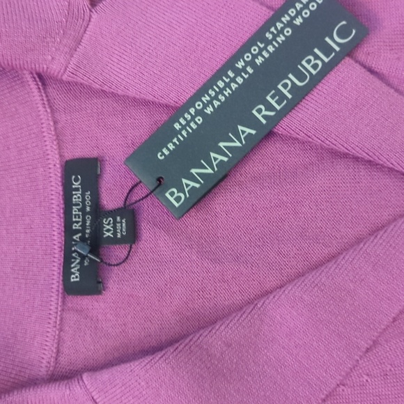 Banana Republic Merino Sweater - Picture 2 of 3